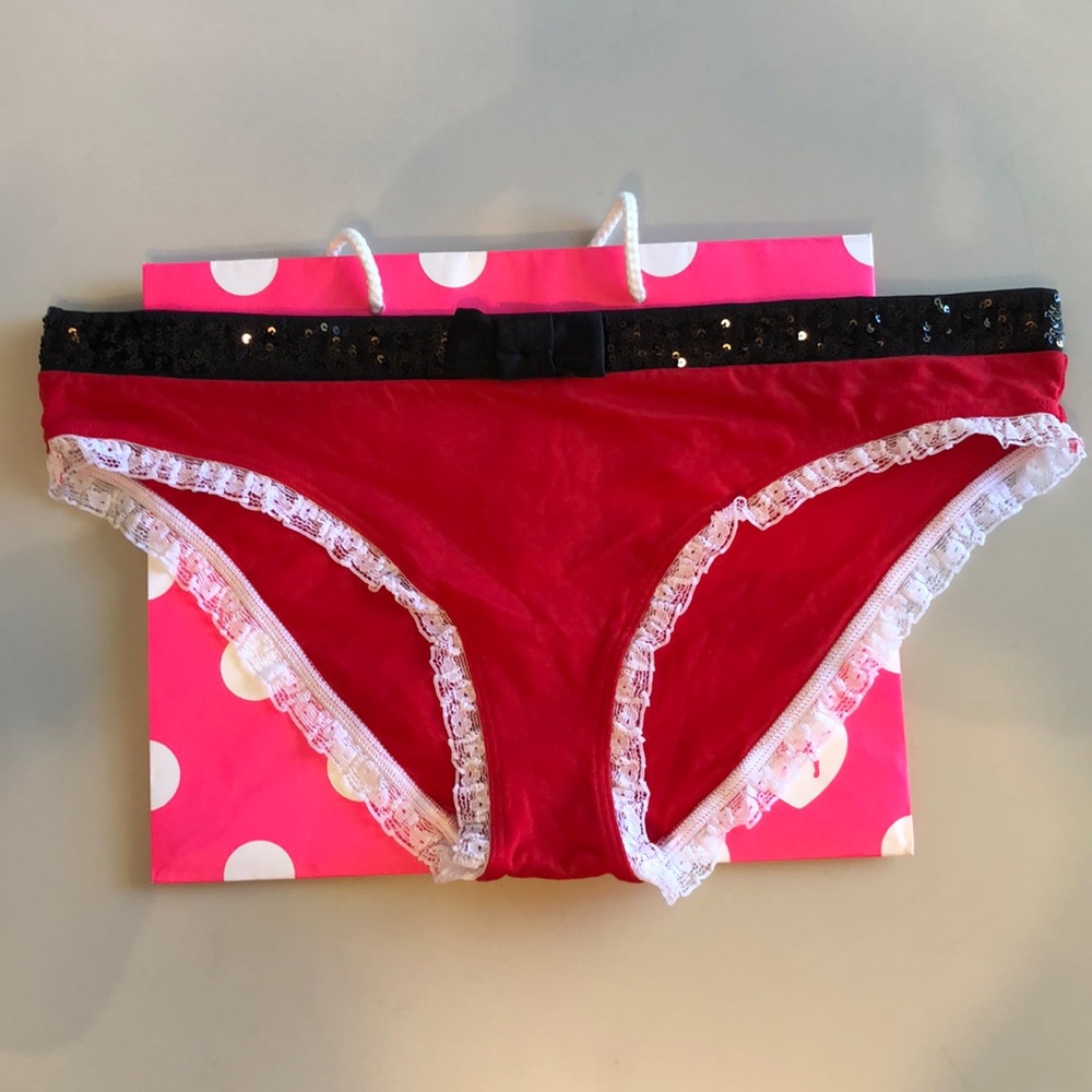 🎀 New with tags Victoria’s Secret Panties 🎀